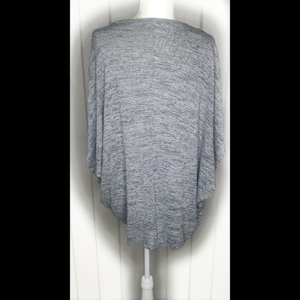 Open Over Sweater - Picture 2 of 2